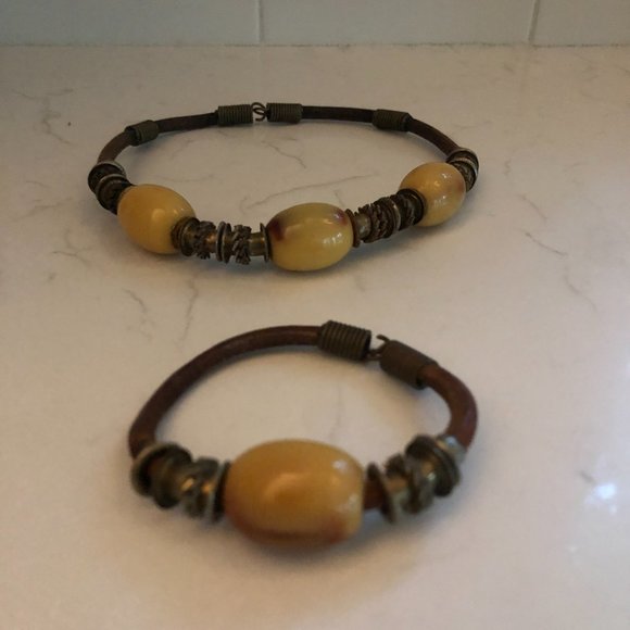 Vintage Bakelite Bead, Metal & Leather Choker and Bracelet - Picture 4 of 8